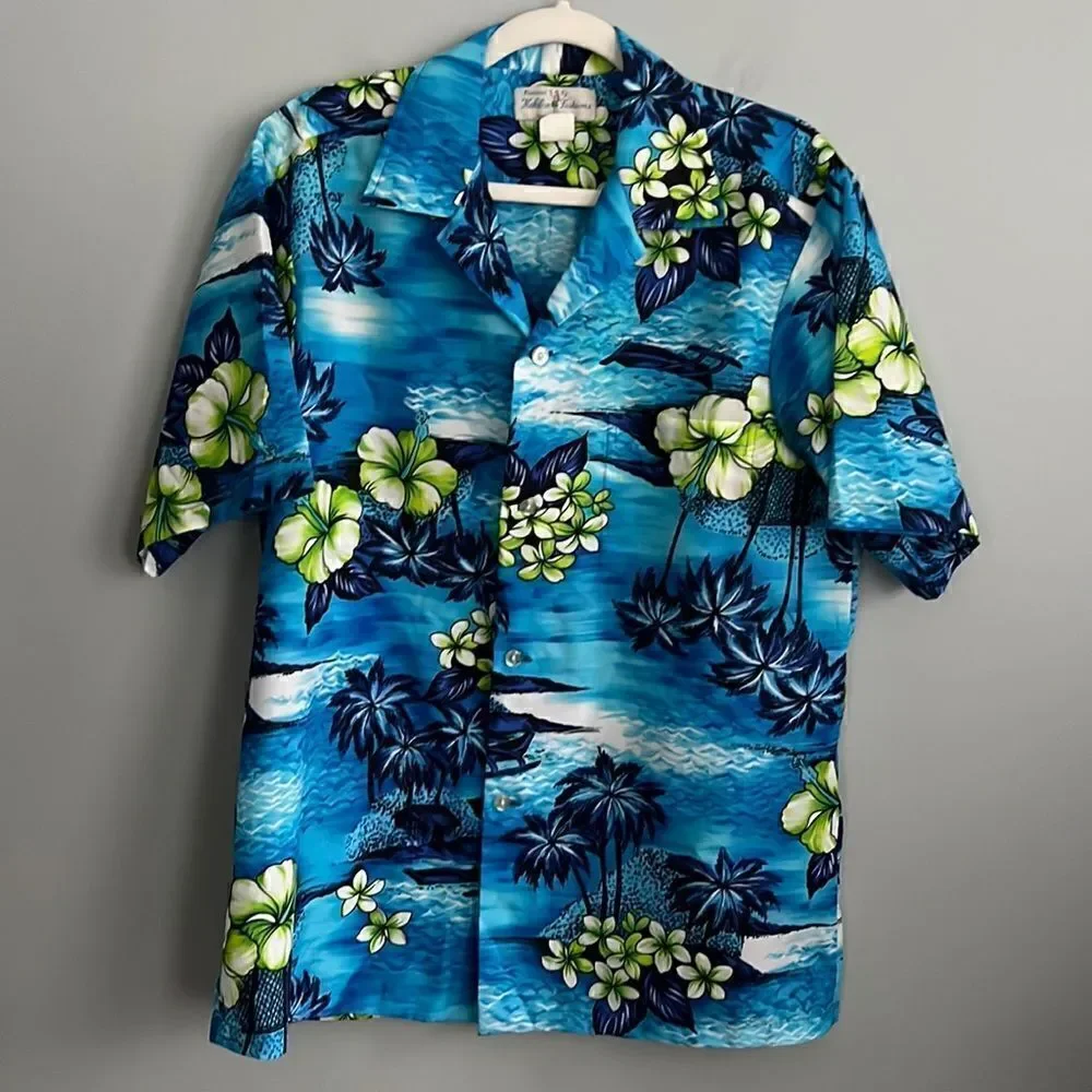Vintage Men’s L blue floral Hawaiian shirt